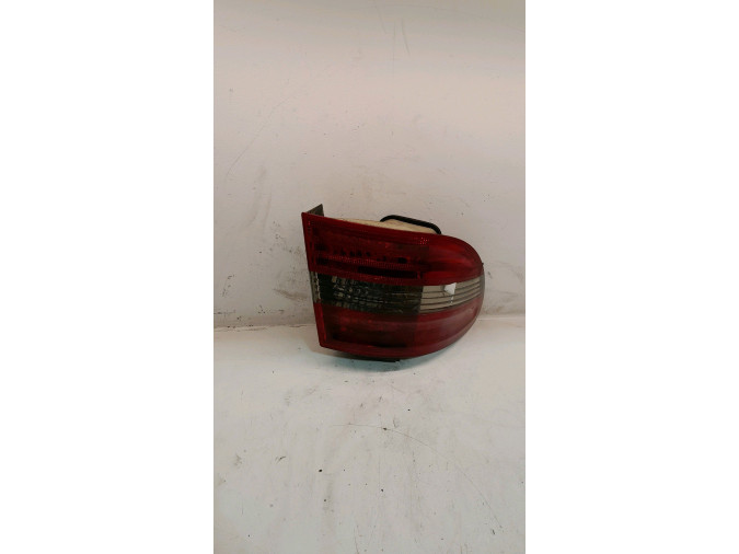 PILOTO TRASERO IZQUIERDO EXTERIOR MERCEDES B 180 CDI 2008