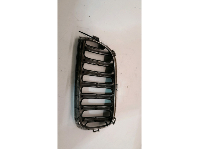 REJILLA DELANTERA DERECHA BMW X3 3.0 AUTOMAT 2004