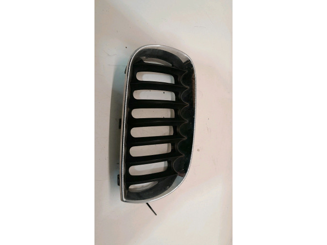 REJILLA DELANTERA DERECHA BMW X3 3.0 AUTOMAT 2004