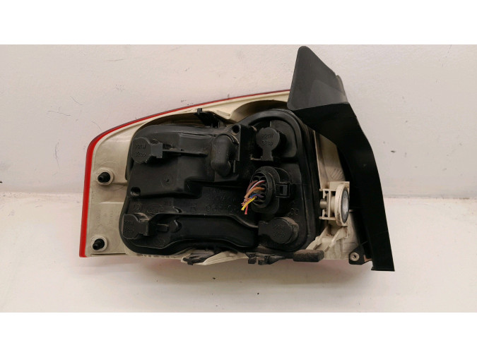 PILOTO TRASERO DERECHO AUDI A4 2005