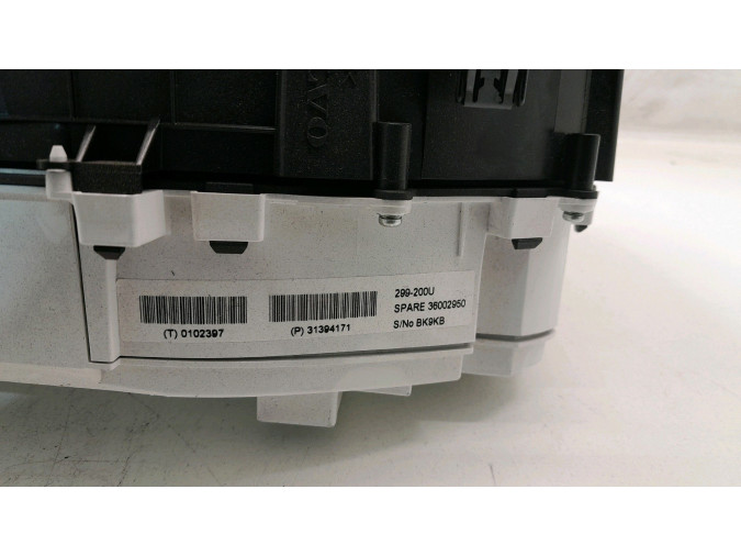 Cuadro instrumentos VOLVO V40 2013
