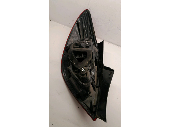PILOTO TRASERO DERECHO OPEL CORSA 2012