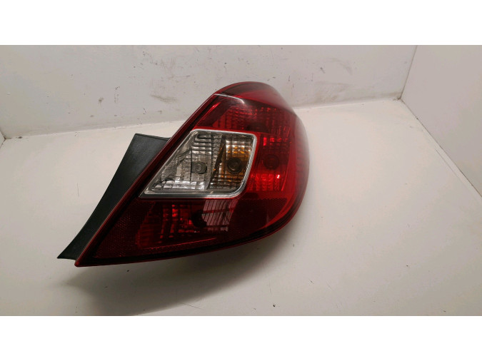 PILOTO TRASERO DERECHO OPEL CORSA 2012