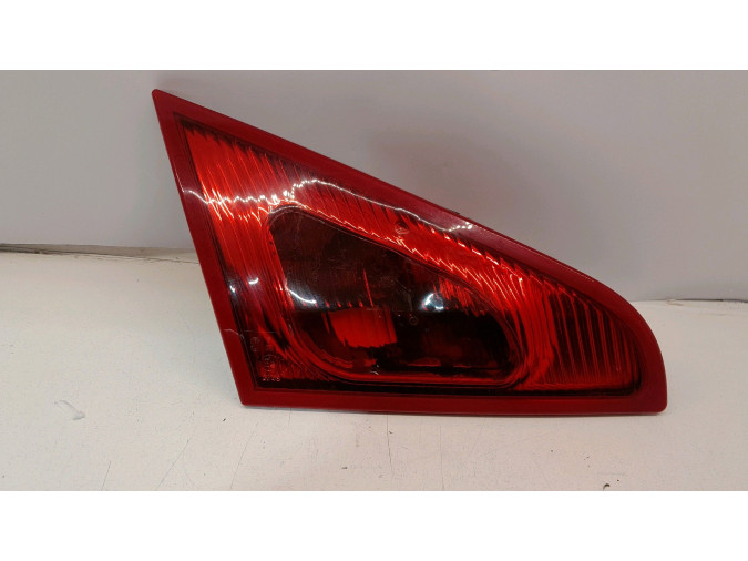 PILOTO TRASERO  IZQUIERDO MITSUBISHI COLT 2008