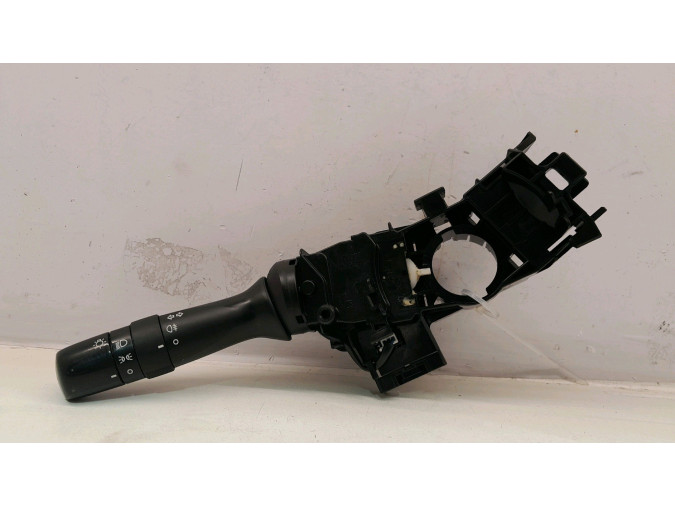 MANDO LUCES TOYOTA AURIS 2012