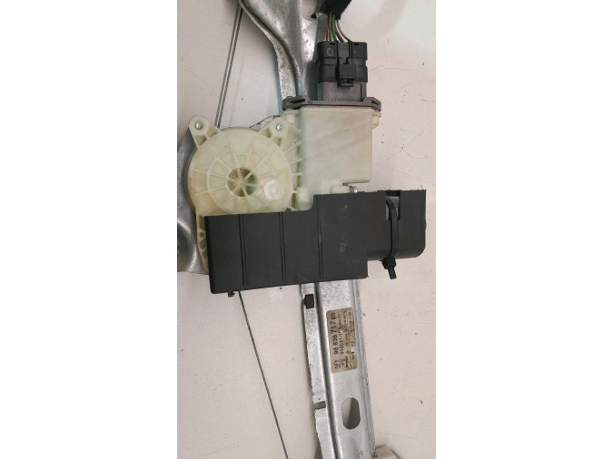 ELEVALUNAS TRASERO IZQUIERDO PEUGEOT 3008 2009