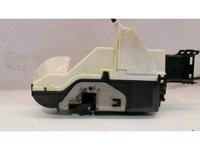 CERRADURA PUERTA DELANTERA DERECHA PEUGEOT 3008 2009