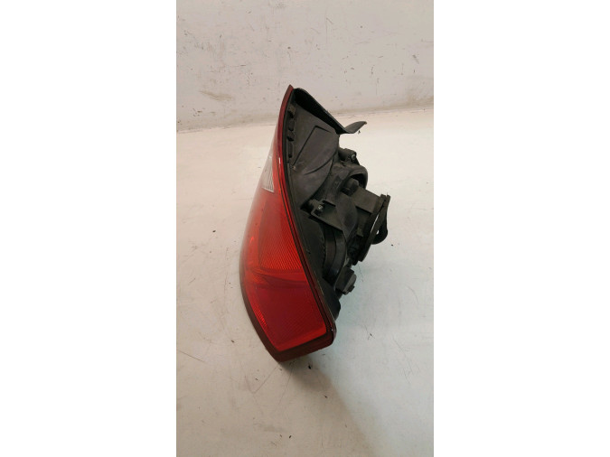 PILOTO TRASERO DERECHO EXTERIOR SEAT TOLEDO 2016