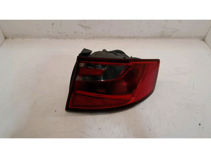 PILOTO TRASERO DERECHO EXTERIOR SEAT TOLEDO 2016