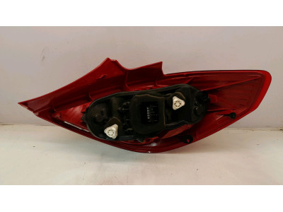 PILOTO TRASERO IZQUIERDO OPEL CORSA 2012
