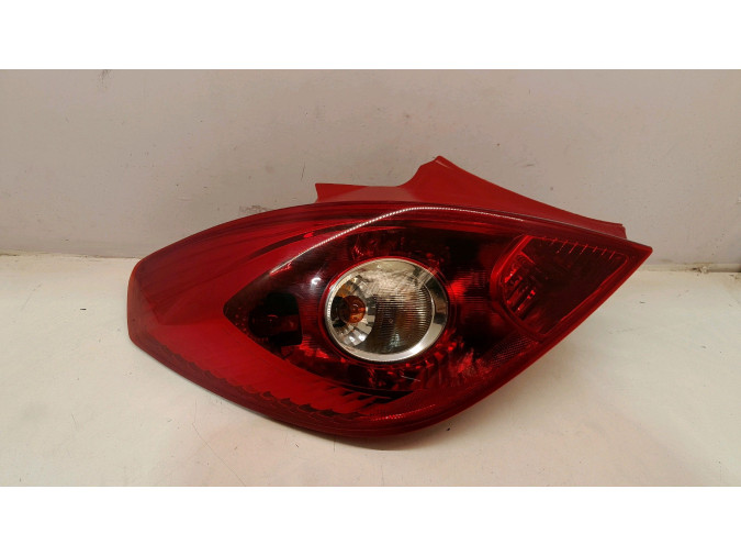 PILOTO TRASERO IZQUIERDO OPEL CORSA 2012