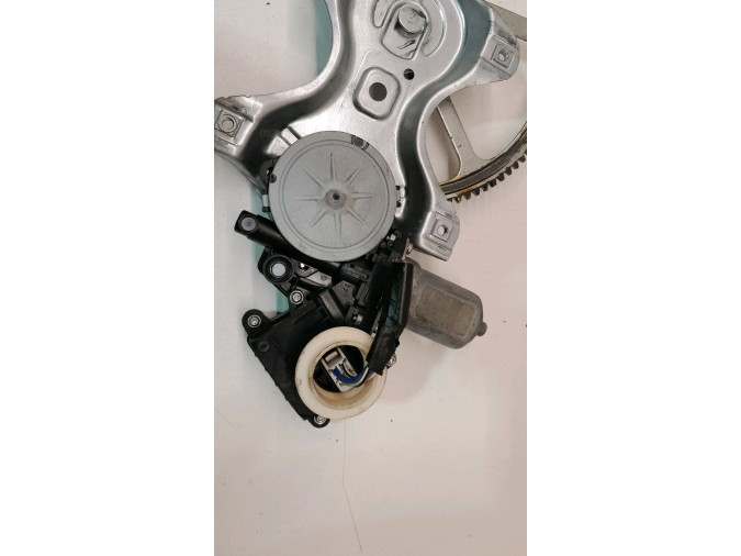 ELEVALUNAS DELANTERO IZQUIERDO TOYOTA AURIS 2012