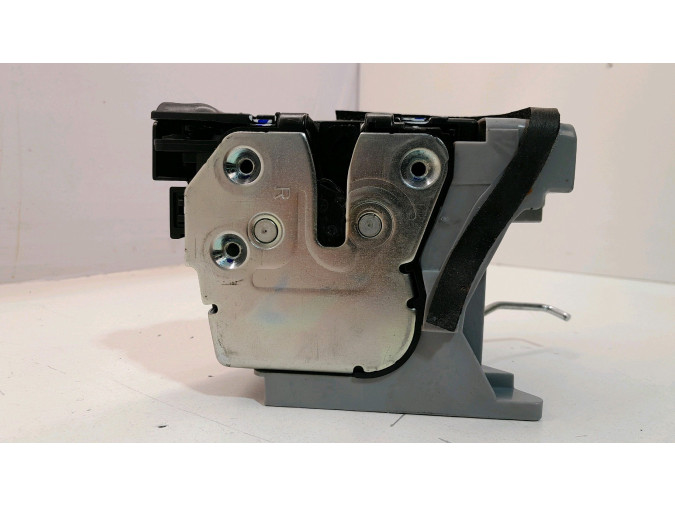 CERRADURA PUERTA TRASERA DERECHA HYUNDAI BAYON 2021