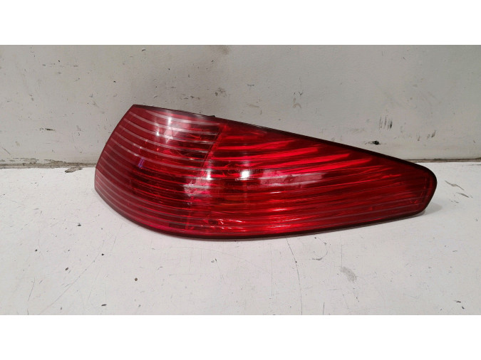 PILOTO TRASERO DERECHO PEUGEOT 607 2004