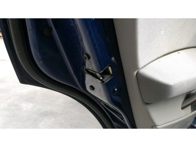 CERRADURA PUERTA TRASERA IZQUIERDA BMW X3 2005