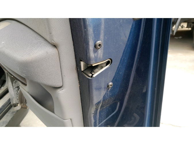 CERRADURA PUERTA DELANTERA DERECHA BMW X3 2005