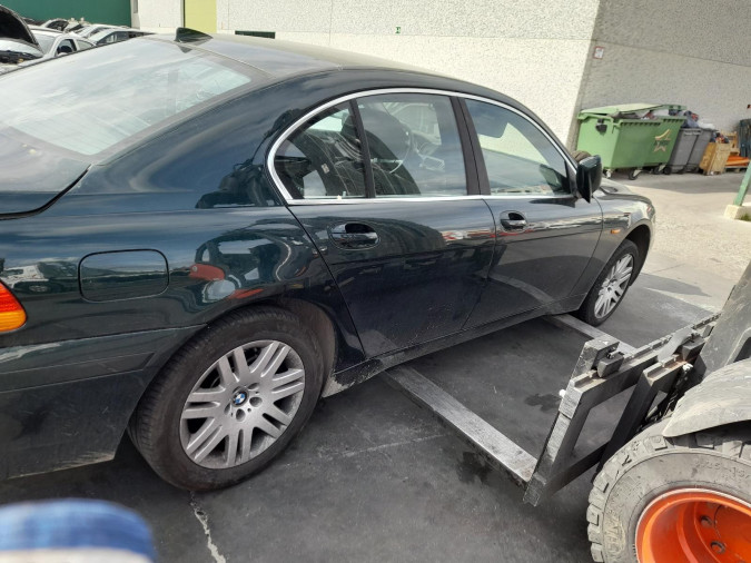 FARO ANTINIEBLA DELANTERO DERECHO BMW SERIE 7 2003