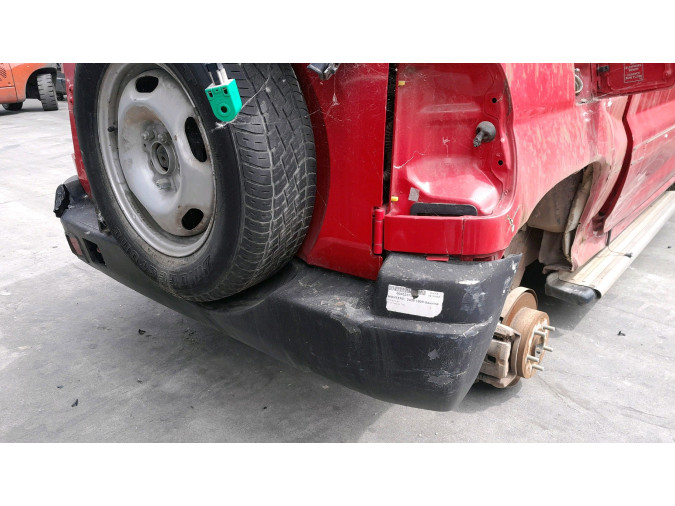 REFUERZO PARAGOLPES DELANTERO MITSUBISHI MONTERO 2000