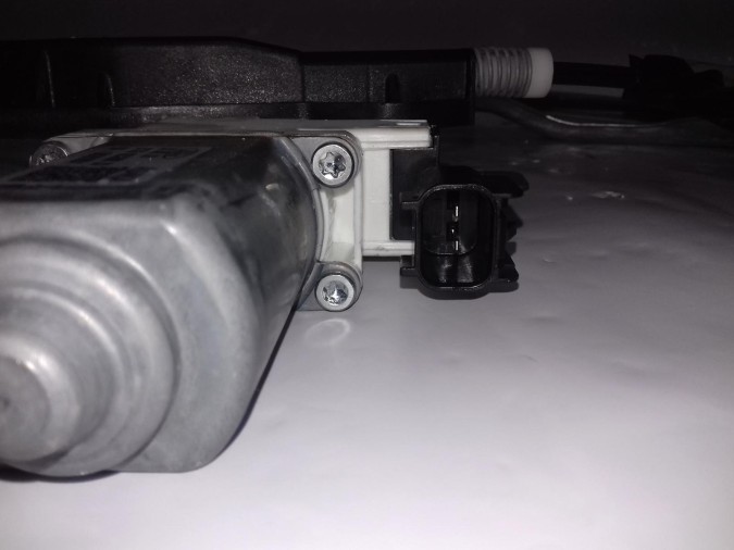 ELEVALUNAS DELANTERO DERECHO FORD TRANSIT COURIER 2018