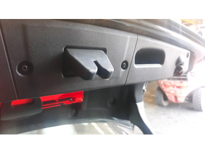 CERRADURA PORTÓN TRASERO MERCEDES E 220 CDI / D 2010