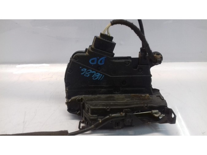 CERRADURA PUERTA DELANTERA DERECHA RENAULT CAPTUR 2014