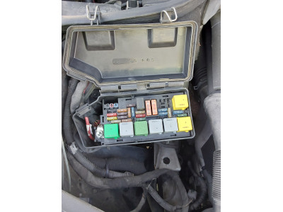 CAJA PORTAFUSIBL.DL. MERCEDES GL 420 CDI 4MATIC 2006