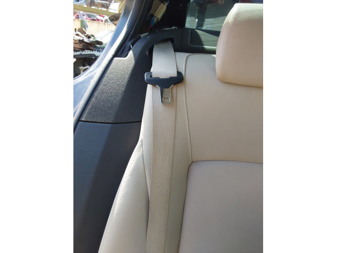 cinturon seguridad trasero izquierdo BMW 730D 2011