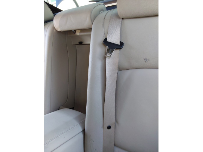 Cinturón de seguridad trasero central BMW 730D 2011