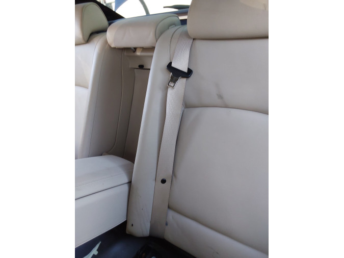 Cinturón de seguridad trasero central BMW 730D 2011