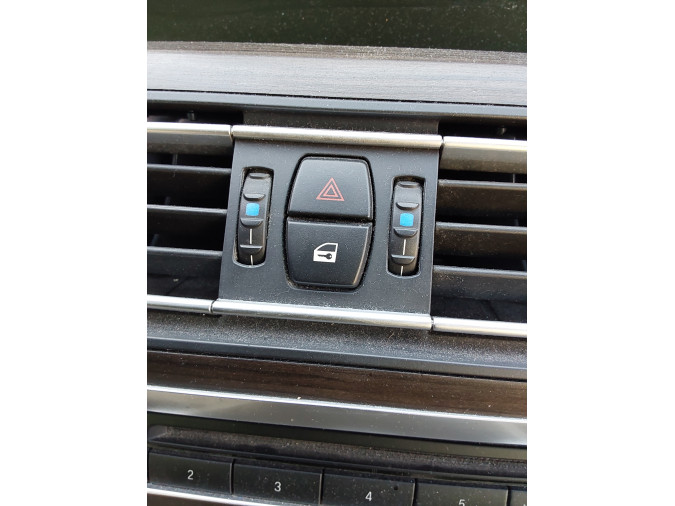 WARNING BMW 730D 2011