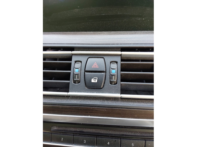 WARNING BMW 730D 2011