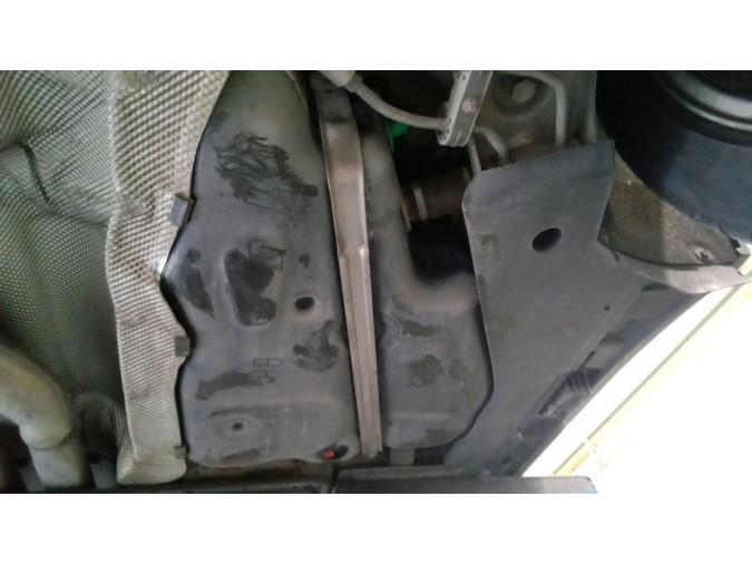 DEPOSITO COMBUSTIBLE BMW 730D 2011