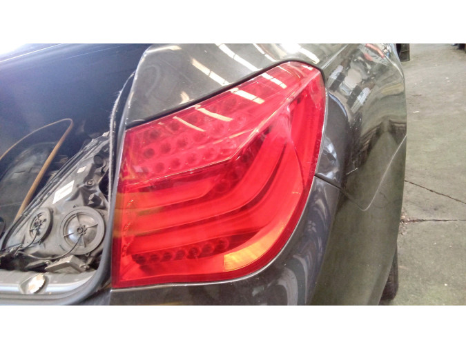 PILOTO TRASERO DERECHO BMW 730D 2011