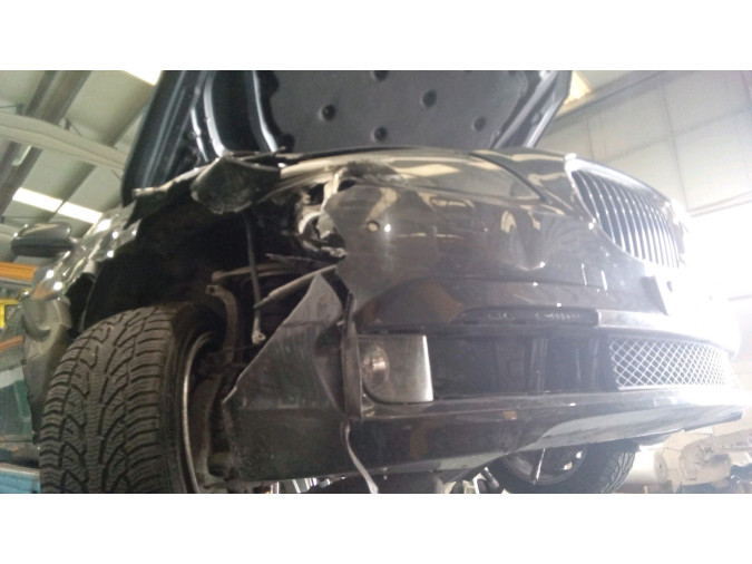 PARAGOLPES DELANTERO BMW 730D 2011