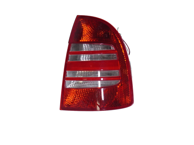 PILOTO TRASERO DERECHO SKODA SUPERB 2004