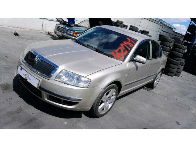 PILOTO TRASERO DERECHO SKODA SUPERB 2004