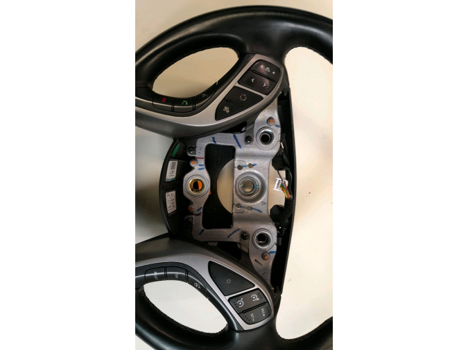 VOLANTE  HYUNDAI I30 2014