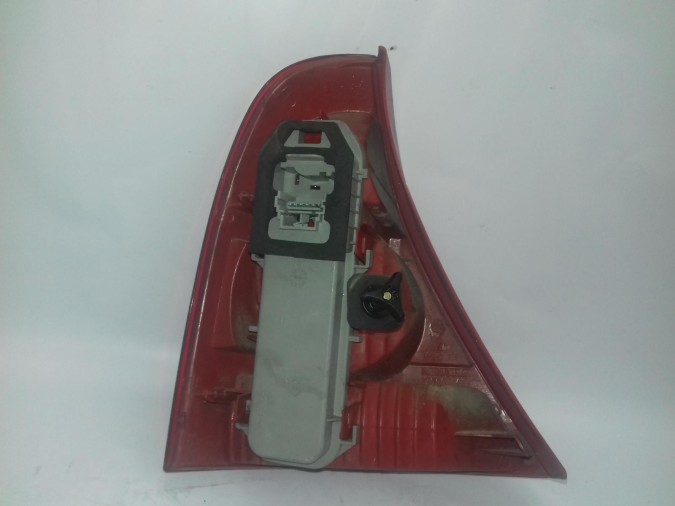 PILOTO TRASERO DERECHO RENAULT CLIO 2003