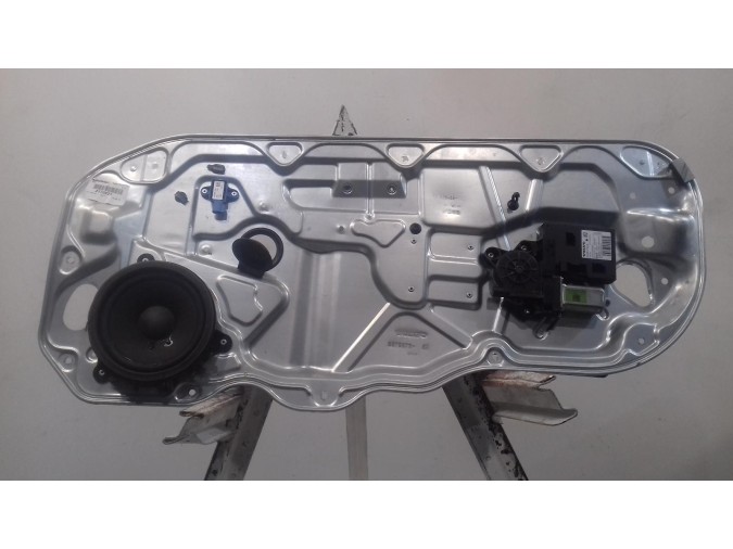 ELEVALUNAS DELANTERO DERECHO VOLVO C30 2011