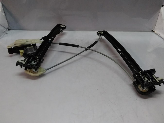 ELEVALUNAS DELANTERO DERECHO AUDI A3 2019
