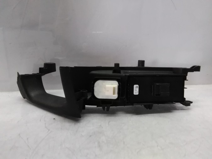 MANDO ELEVALUNAS DELANTERO IZQUIERDO AUDI A3 2019