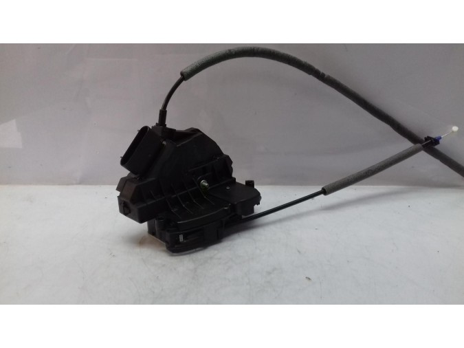 CERRADURA PUERTA DELANTERA DERECHA FORD FOCUS 2017