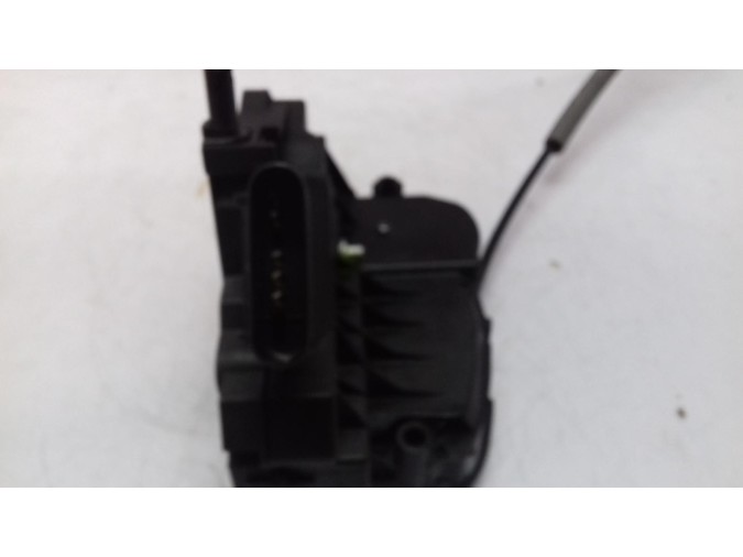CERRADURA PUERTA DELANTERA DERECHA FORD FOCUS 2017
