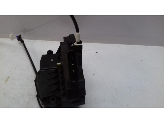 CERRADURA PUERTA TRASERA DERECHA FORD FOCUS 2017