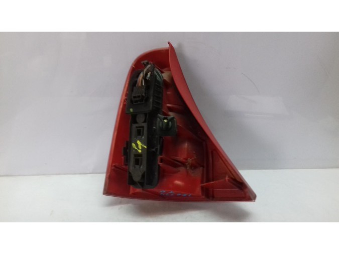 PILOTO TRASERO DERECHO RENAULT CLIO 1998
