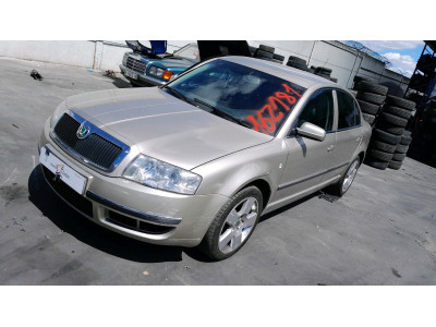 Rejilla dr paragolpes dl SKODA SUPERB  2004