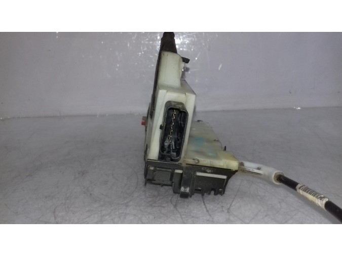 CERRADURA PUERTA DELANTERA DERECHA PEUGEOT 208 2012