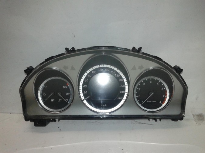 CUADRO INSTRUMENTOS TOYOTA AVENSIS 2010