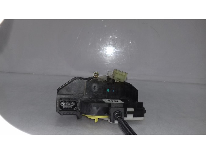CERRADURA PUERTA DELANTERA DERECHA CHEVROLET CRUZE 2011