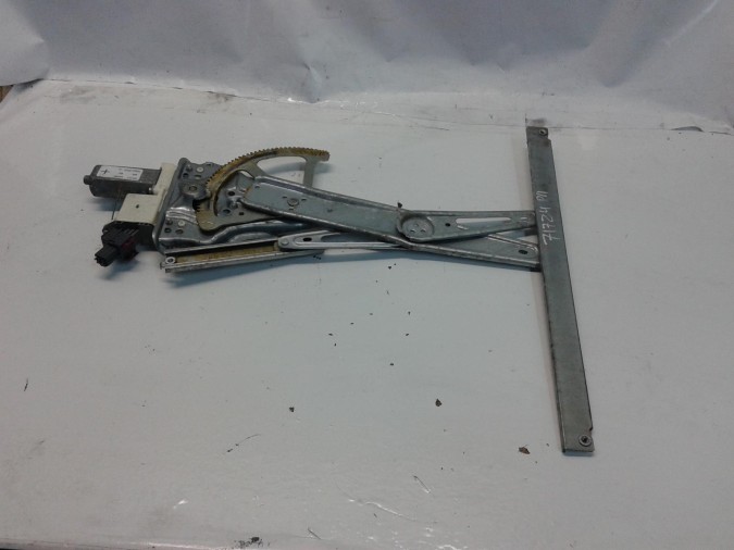 ELEVALUNAS DELANTERO IZQUIERDO TOYOTA AVENSIS 2008